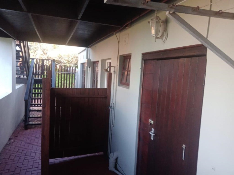 4 Bedroom Property for Sale in Paradise Beach Eastern Cape